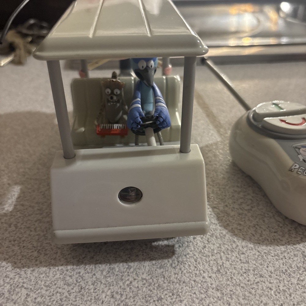 Jazwares – Cartoon Network Regular Show RC Golf Cart Figure