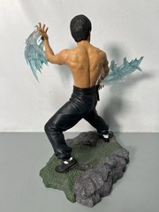BRUCE LEE “Water” Gallery Diorama PVC statue Diamond Select CIB