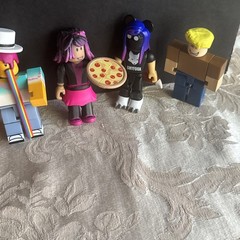 R0BL0X Toys Action Figures Lot Of 9 Celebrity Collection Pack w/ Accessories