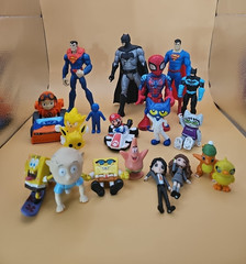 Mixed Lot Of 20 Action Figures Sponge Bob, DC Comics, Harry Potter, Etc. GUC