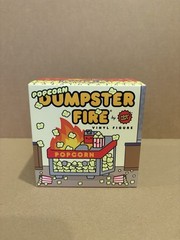 100% Soft Popcorn Dumpster Fire Vinyl Figure Toy Brand New Mint OOP