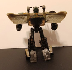 SPARKLESS BOT Transformers WFC Netflix Siege Kingdom Deluxe Class COMPLETE