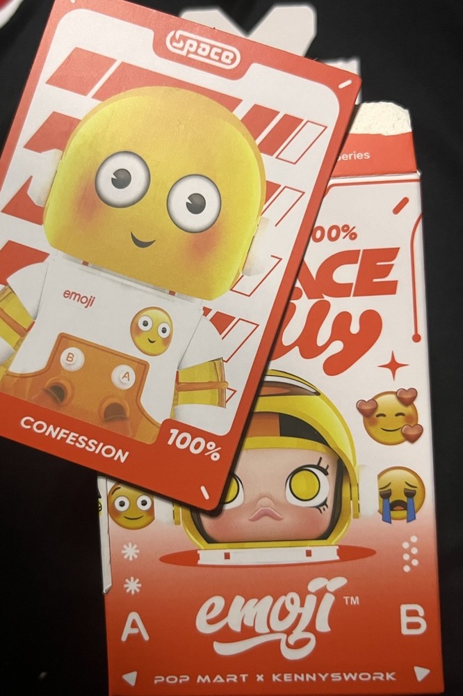 MEGA SPACE MOLLY 100% × emoji™ Series-(Confession)-Popmart-US- SEALED BAG