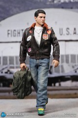 1/6 Scale Top Gun – Pete Mitchell Naval Aviator Lieutenant – MINT IN BOX