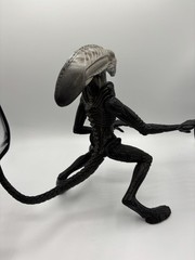 1995 Kenner 20th Century Fox Ultimate Predator 10″ & 10” ALIEN