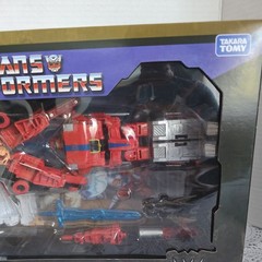TRANSFORMERS X STREET FIGHTER II OPTIMUS PRIME RYU VS. MEGATRON M. BISON TAKARA