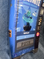 Fortnite Vending Machine RIPPLEY Action Figure & Accessories Brand New Epic