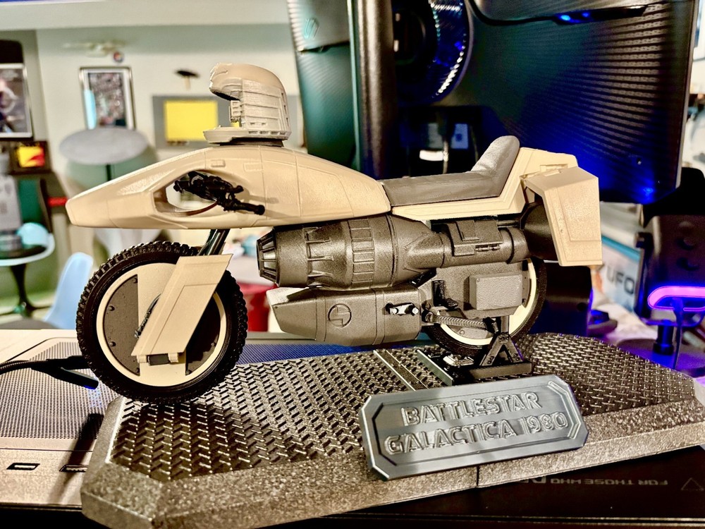 BATTLESTAR GALACTICA Colonial Flying Motorcyle 13″ 1/8 Custom 3d Model Kit