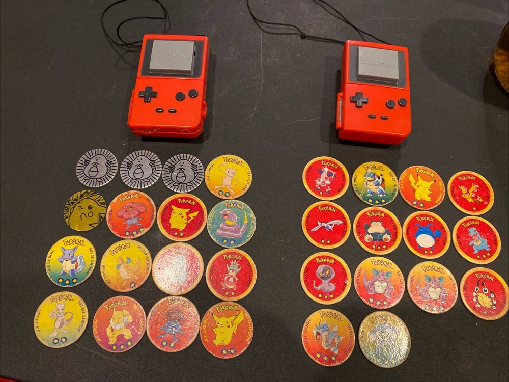 Vtg 2 Pokemon Battle BattPoke Ball Blaster Toy with 30 Discs Red