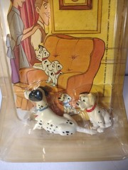 Vintage 1990s Disney’s 101 Dalmatians by Applause Fold Out Scene & 2 Figures Toy