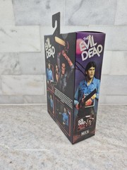 NEW NECA The Evil Dead “ULTIMATE ASH”