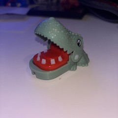 Biting Dinosaur Crocodile Dentist Lookalike Gachapon Mini Playable Toy