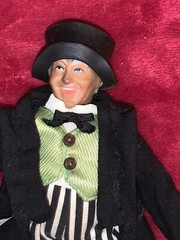 VINTAGE 1974 MEGO WIZARD OF OZ WIZARD ” 8″ DOLL – MISSING 1 SHOE VINTAGE USED