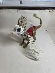 Ever After High Dragon Games Apple White Dragonrider Braebyrn Figure Mattel 2015
