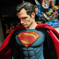 High-Quality Handmade Superman GK Statue – Perfect Justice League Gift