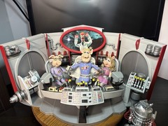 Palisades Muppets Pigs in Space Playset Miss Piggy Link Strangepork 3 Figures +