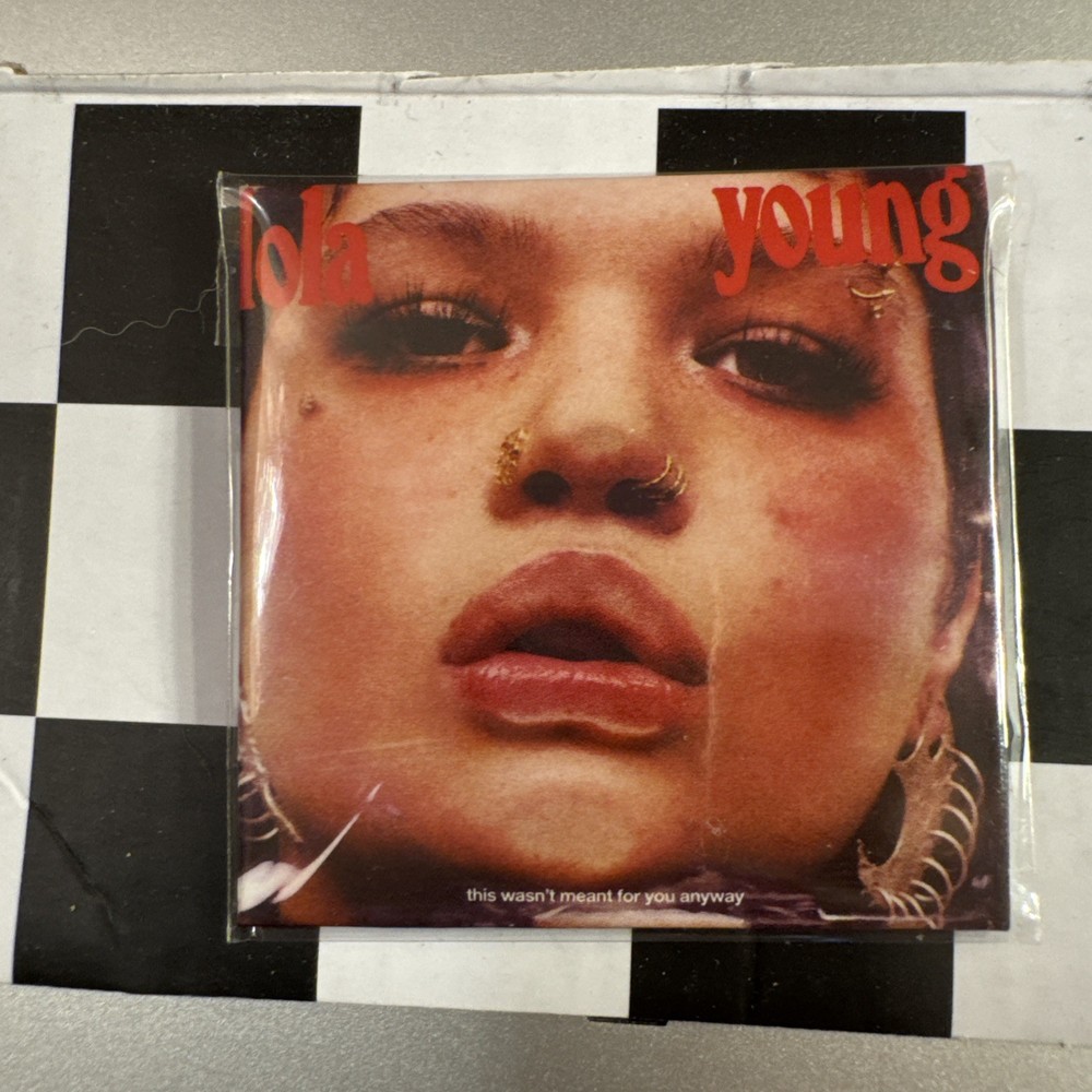Mini Brands Really Works Vinyl LOLA YOUNG MESSY Recalled Variant Banned Sealed