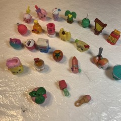 Mini Shopkins lot of 24 mini figures mixed series plus accessories