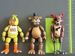 LOT OF 3 FUNKO FIVE NIGHTS AT FREDDY’S + FOXY + CHICA 5″ ACTION FIGURE FNAF