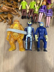 Scooby-Doo 2001-2004 Hanna Barbera Collectible Figures And Vehicle