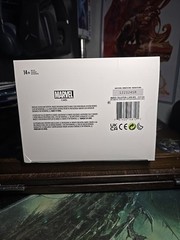 MCFARLANE TOYS THE AMAZING SPIDER-MAN GOLD LABEL ISSUE 302 AUTOGRAPH SERIES .