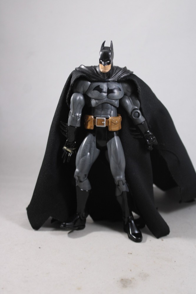 DC Comics Bat Signal Batman With Huge Cape 2005 Action Figure 6.5″