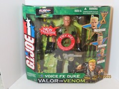 Huge lot of GI Joe 1:6 figures Jeep accessories clothes footlockers very cool