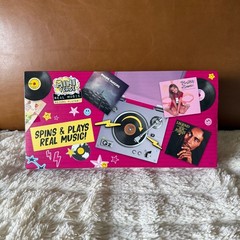 MGA’s Miniverse Real Vinyl Playable Music Record Player – Mini Beethoven