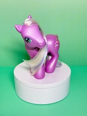 2003 G3 My Little Pony Rainbow Pony 1st Release Wysteria Purple Shimmer MLP
