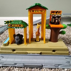 Chuggington Interactive Railway Safari Park Giraffe Monkeys Elephant Complete