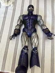 Marvel Legends Masterworks Sentinel 2010 missing Foot electronics work
