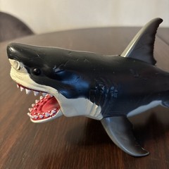 Toys R Us Chomping Action Great White Shark 11″ 362081 Collectible Toy