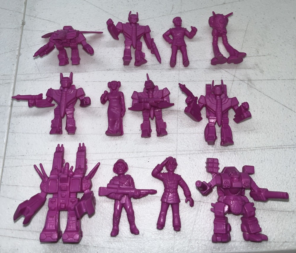 Super 7 robotech M.U.S.C.L.E. trashcan full set of 12 figures in purple, 2018