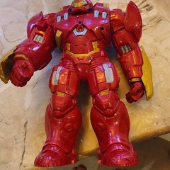 Hot Toys MMS285 1/6 Scale 21in Avengers iron Man Red/Yellow