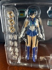 Bandai Tamashii Sailor Moon SH Figuarts Sailor Mercury Animation Color Edition