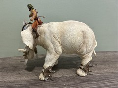 Schleich 70063 The Mighty Fighter War Elephant with Rider (Broken Spear)