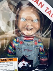 BRAND NEW Mezco Child’s Play 2 MDS Mega Scale Talking Menacing Chucky Figure