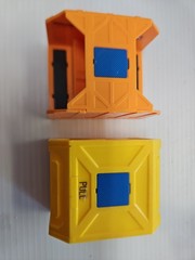 StarCom 1986 Vehicles, Figures, Fuel Station, Storage Extra Parts (Bk13)