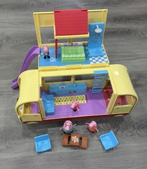 Peppa Pig Transforming Camper Van RV Playset w/ Sounds – 99% Complete Set Toy