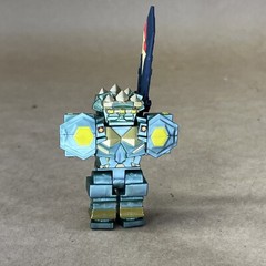 Roblox Series 8 Celebrity Action Core Figure Fantastic Frontier Guardian w/Sword