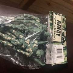 Army action figures 5 1/2 inches long four pack