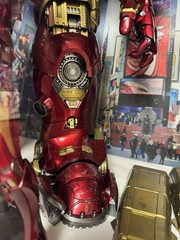Hot Toys MMS285 1/6 Scale 21in Avengers Age of Ultron Iron Man Hulkbuster Used