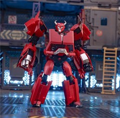 APC Toys Transformation 14CM Red Gladiator Cliffjumper Action Figure with Bonus