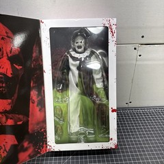 Trick or Treat Studios Terrifier Art the Clown 12″ Figure 1:6 Scale A2