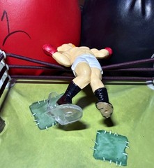 Rare Vintage Nintendo Mike Tyson’s Punch Out Glass Joe Boxing Figure 1988 READ