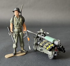 Ultimate Soldier 1:18 Vietnam War ARVN & Vespa 150 TAP Scooter 21st Century Toys