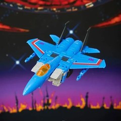 Transformers SS 86 Voyager Class Transformers: Thundercracker In Hand
