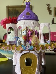 My Little Pony Canterlot Castle Playset With Princess Cadence And Shining Armour