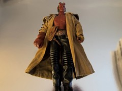 HELLBOY 14” ACTION FIGURE – RON PERLMAN – Articulated NEW IN BOX