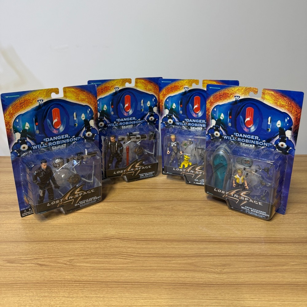 Lost in Space Lot of 4 Action Figures Set Trendmasters – 1997